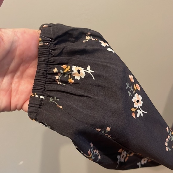MATILDA Jane - The Breezeway Blouse black grey floral top shirt women’s NWT sz S - Picture 4 of 11